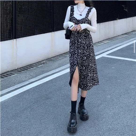 Grey and black leaped print midi dress - Picture 4 of 7